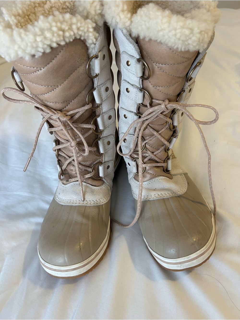 Sorel Women's Two-Tone Beige and Cream Winter Rain Boots